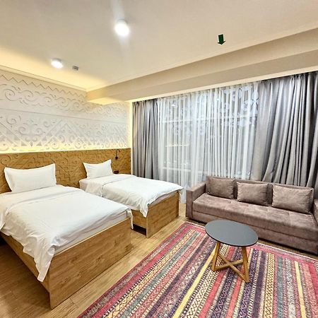Dami Almaty Hotel エクステリア 写真