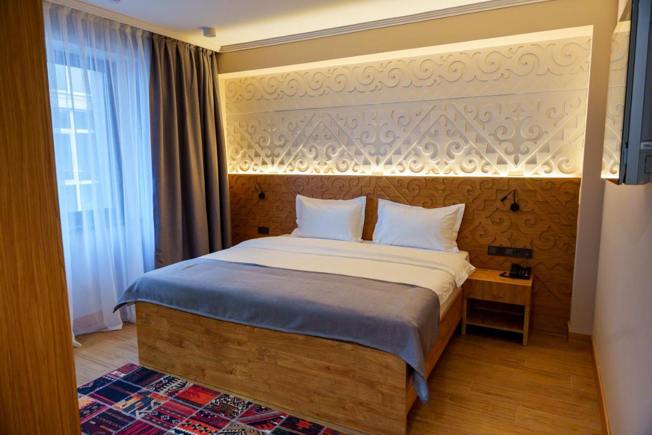 Dami Almaty Hotel エクステリア 写真