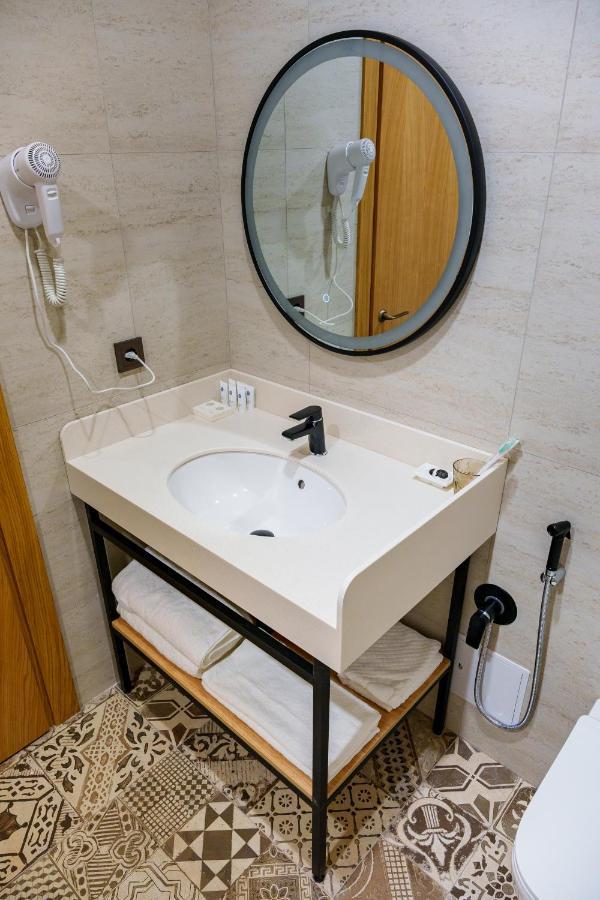 Dami Almaty Hotel エクステリア 写真