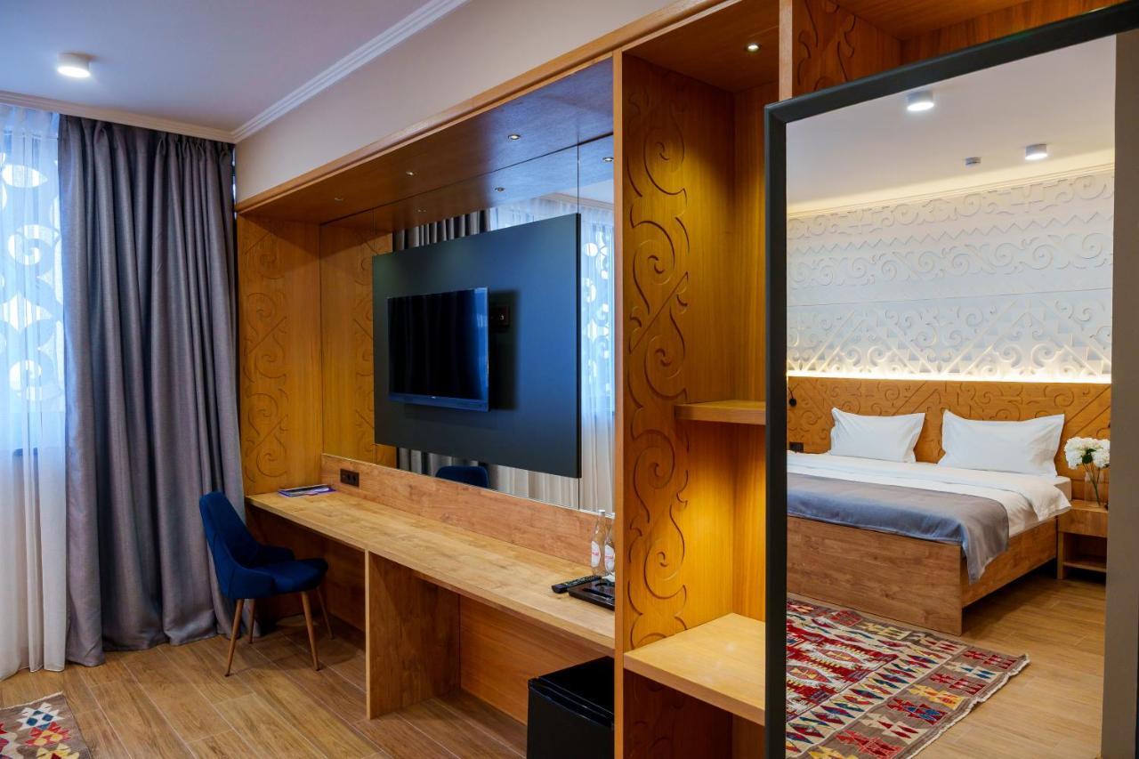 Dami Almaty Hotel エクステリア 写真