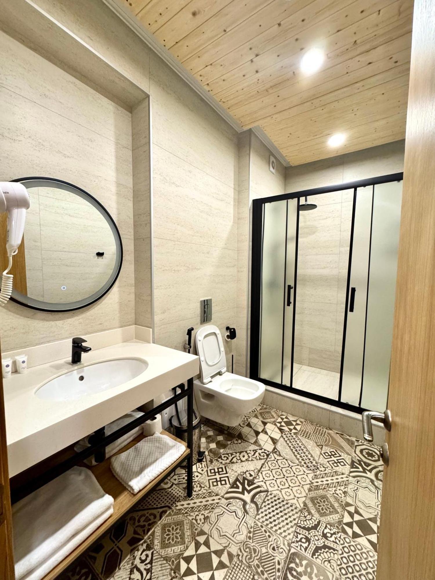 Dami Almaty Hotel エクステリア 写真