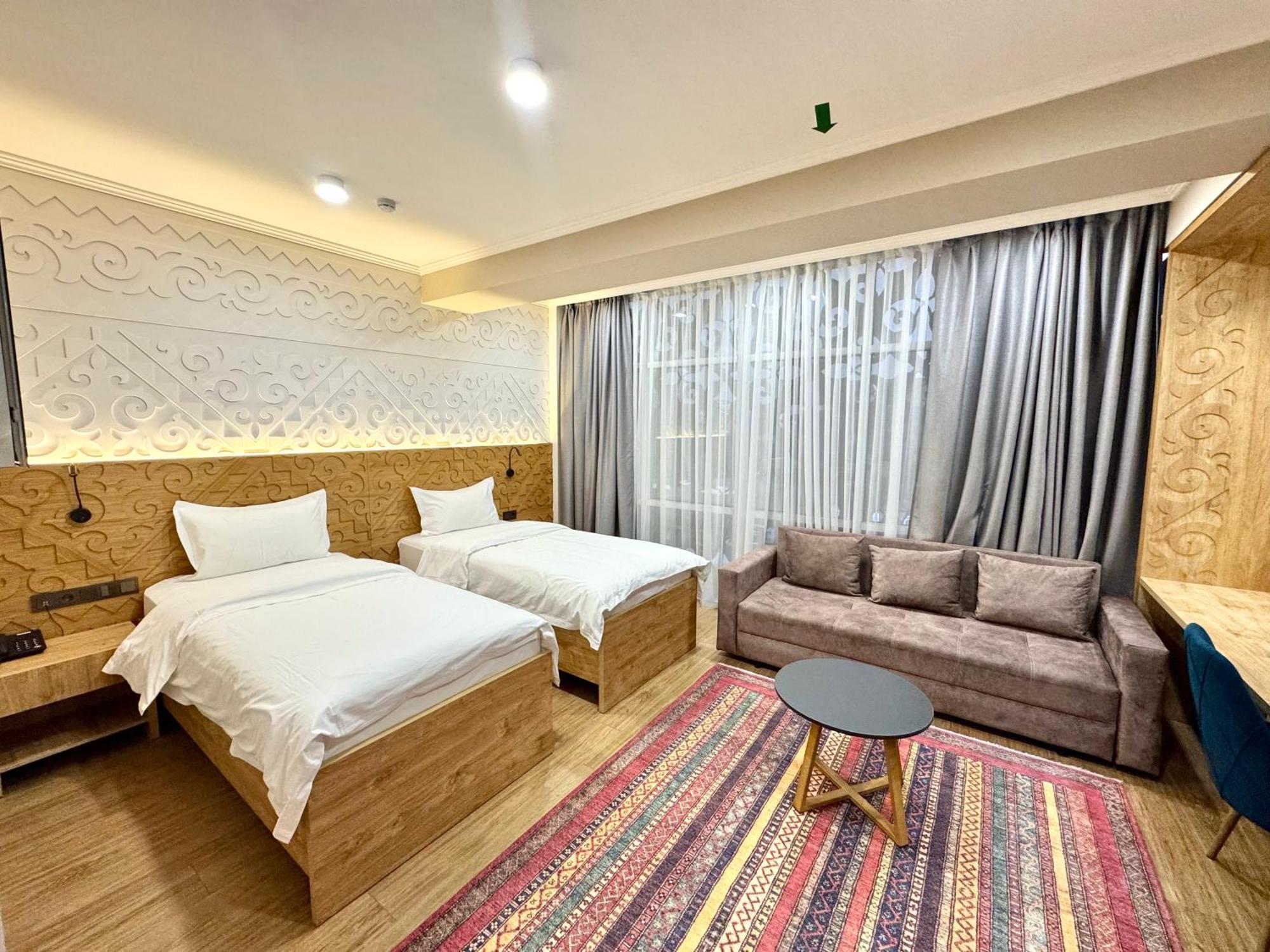 Dami Almaty Hotel エクステリア 写真