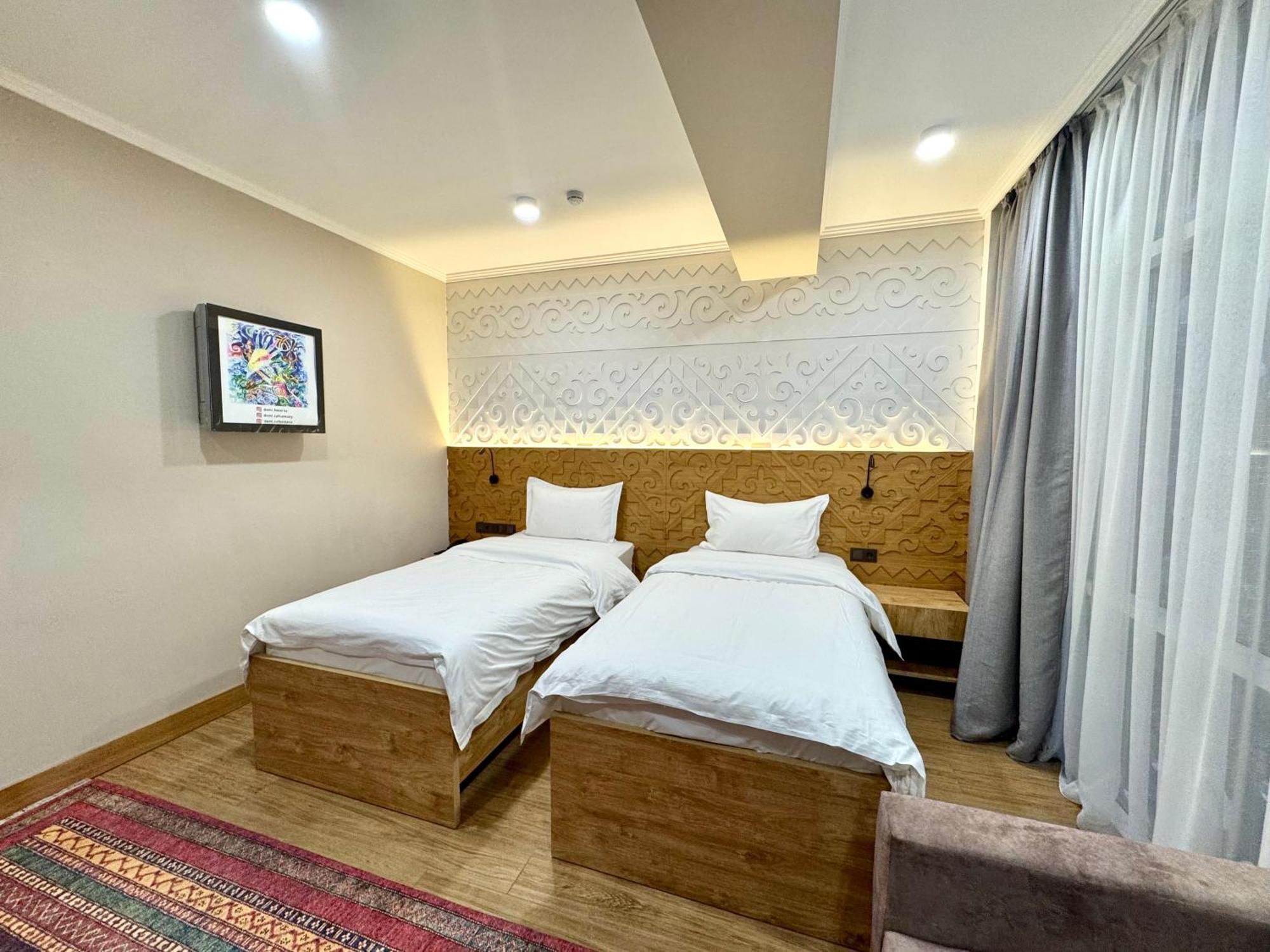 Dami Almaty Hotel エクステリア 写真