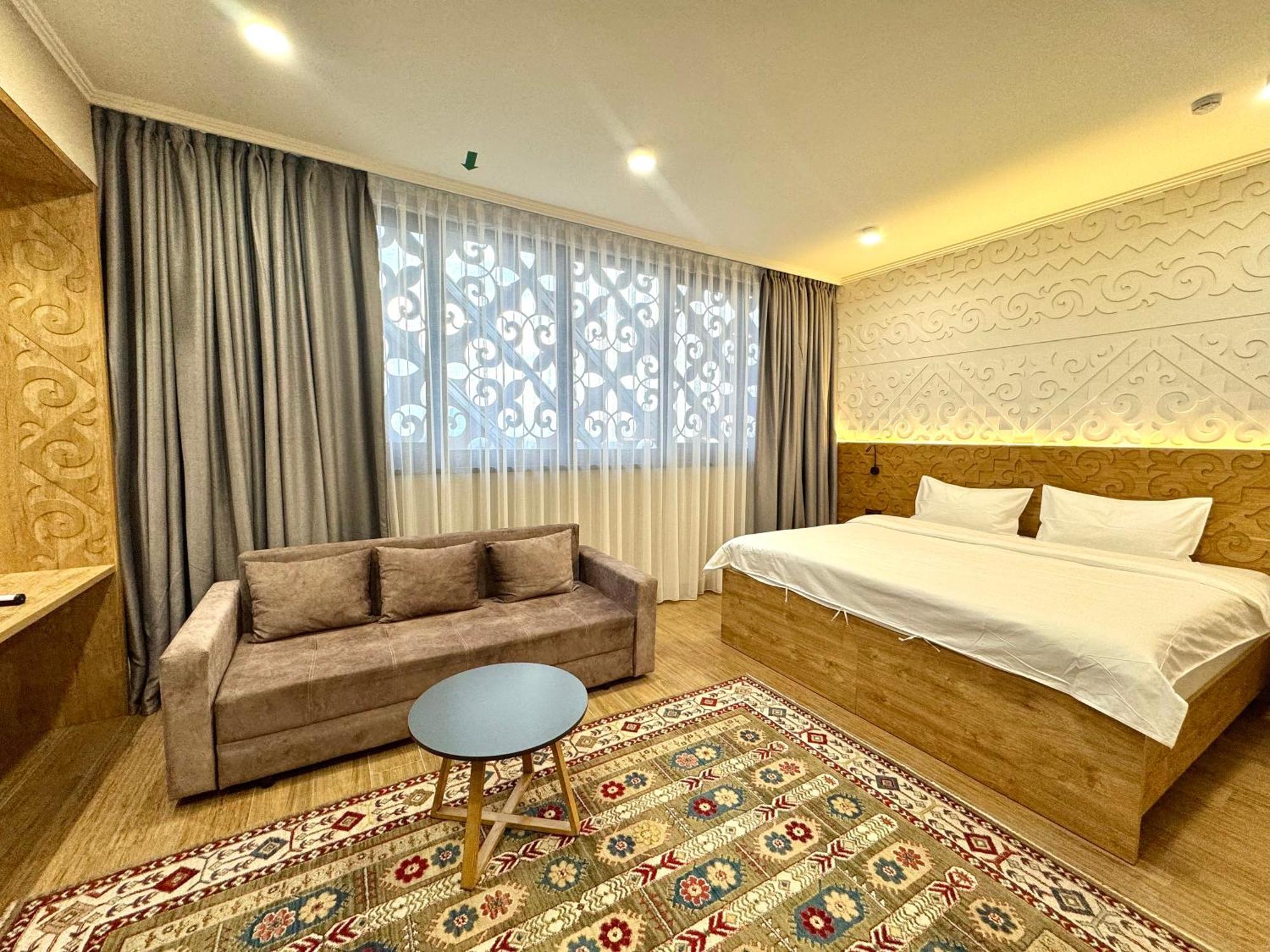 Dami Almaty Hotel エクステリア 写真