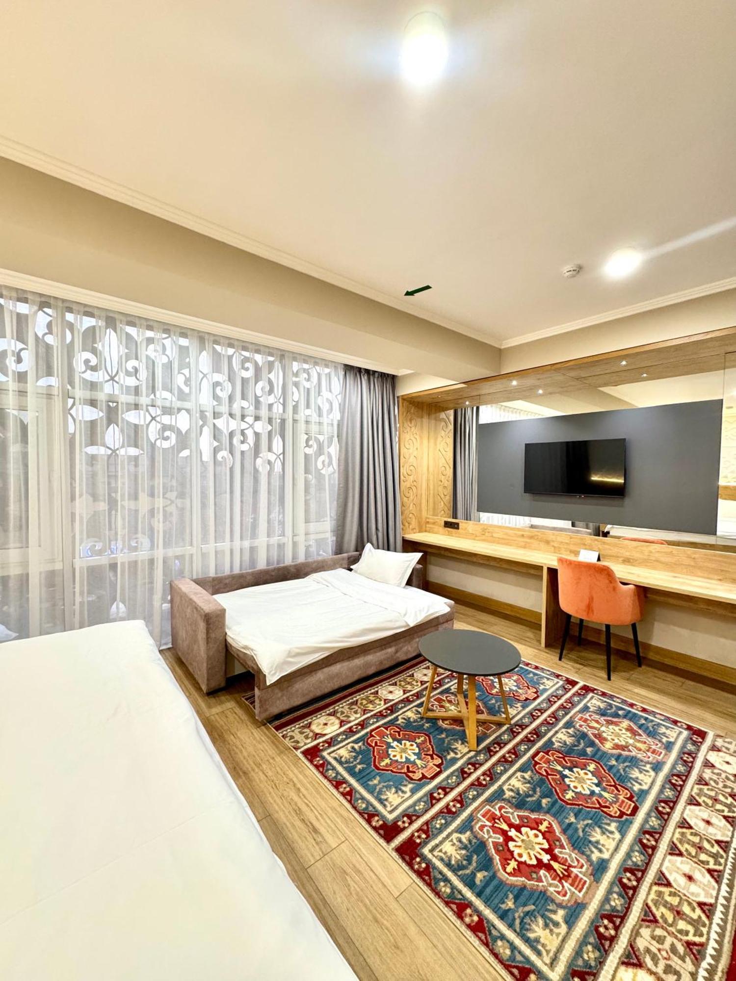Dami Almaty Hotel エクステリア 写真